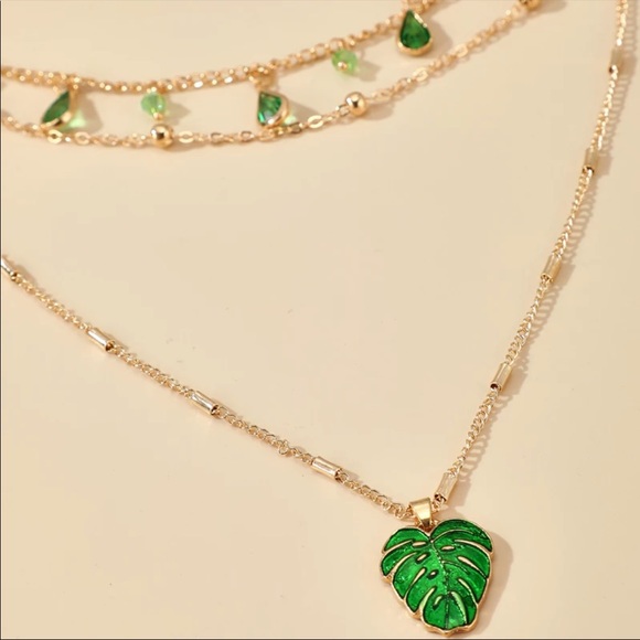 🆕 Layered Monstera Leaf Necklace - Picture 3 of 4